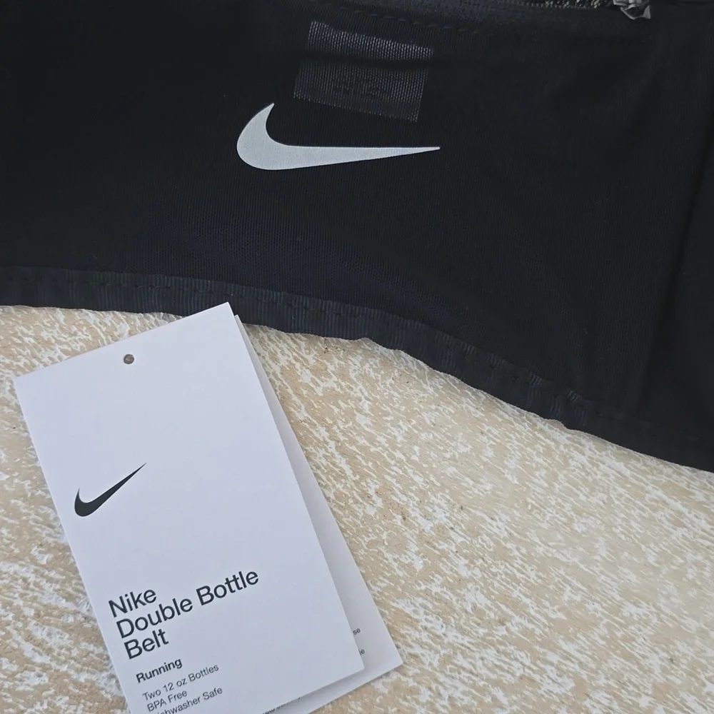 NWT Nike Double Bottle Running Hydration Belt - Picture 4 of 5